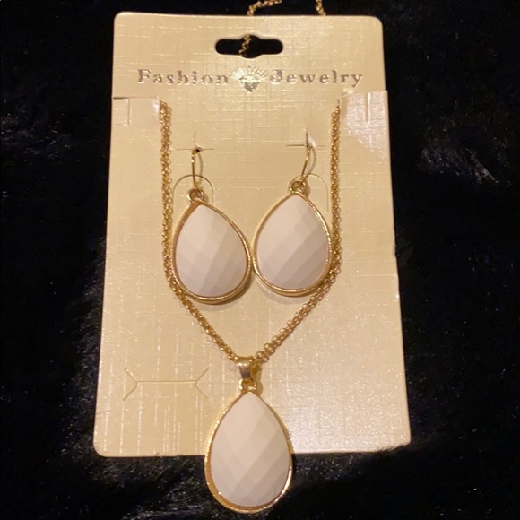 Faceted Tear Drop Earring and Necklace Set - Picture 1 of 8